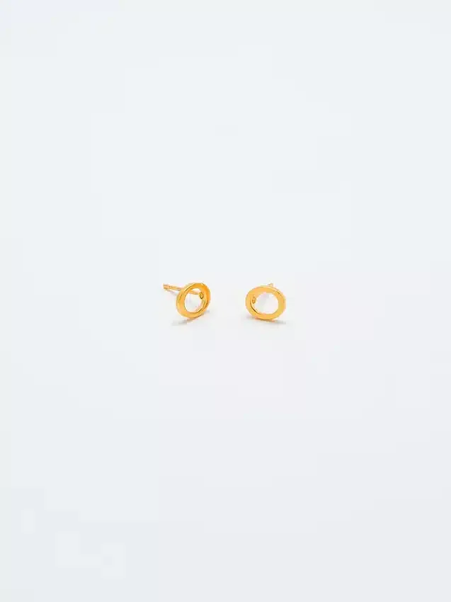 Admiral Row Gold-Ohrringe mit Initialen