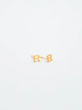Admiral Row Gold-Ohrringe mit Initialen