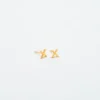 Admiral Row Gold-Ohrringe mit Initialen