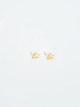 Admiral Row Gold-Ohrringe mit Initialen