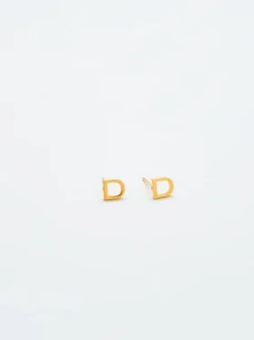 Admiral Row Gold-Ohrringe mit Initialen
