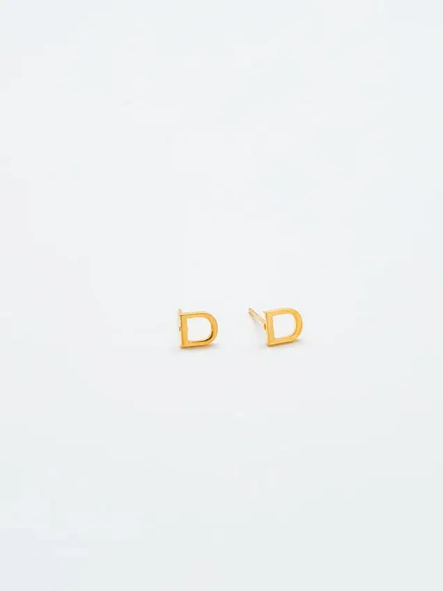 Admiral Row Gold-Ohrringe mit Initialen