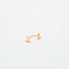 Admiral Row Gold-Ohrringe mit Initialen