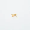 Admiral Row Gold-Ohrringe mit Initialen
