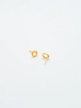 Admiral Row Gold-Ohrringe mit Initialen