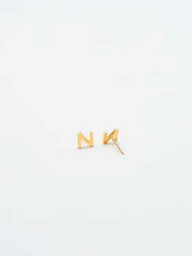 Admiral Row Gold-Ohrringe mit Initialen