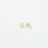 Admiral Row Gold-Ohrringe mit Initialen