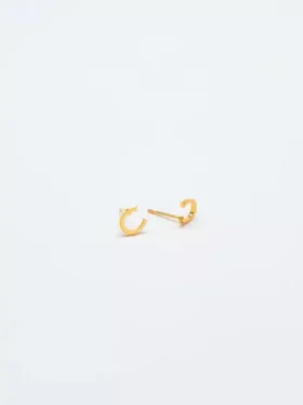 Admiral Row Gold-Ohrringe mit Initialen