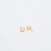 Admiral Row Gold-Ohrringe mit Initialen