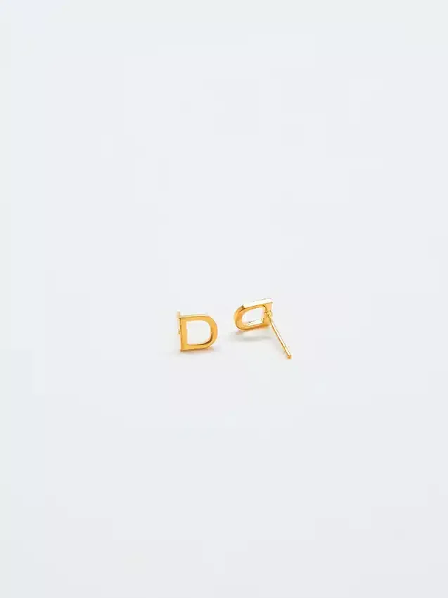 Admiral Row Gold-Ohrringe mit Initialen