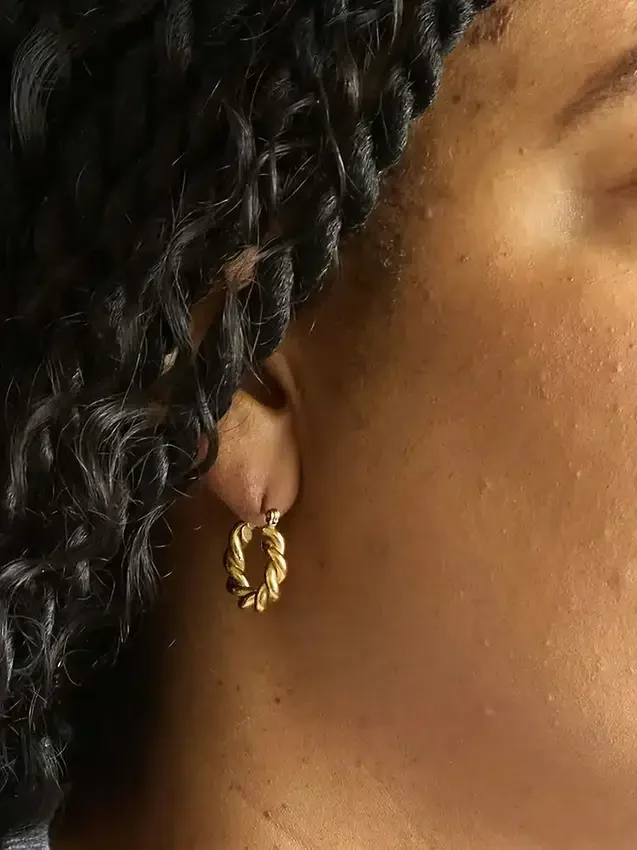 Admiral Row goldene ovale Twist-Creolen