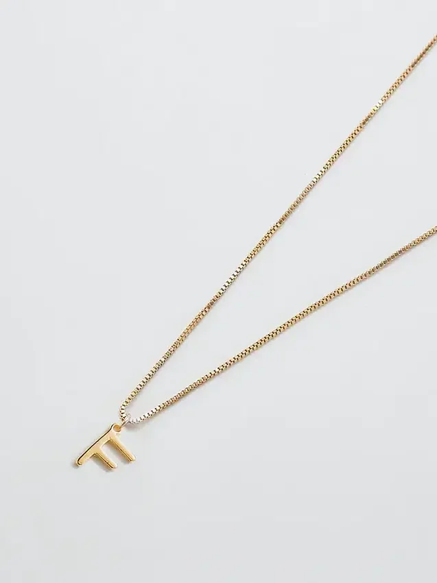 Admiral Row – Zierliche Initialen-Halskette aus Gold