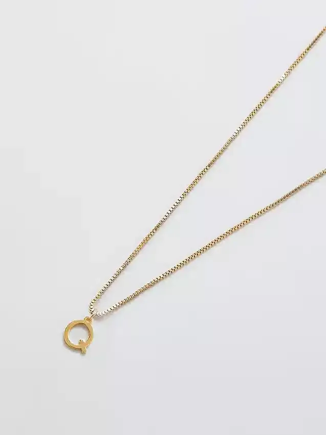 Admiral Row – Zierliche Initialen-Halskette aus Gold