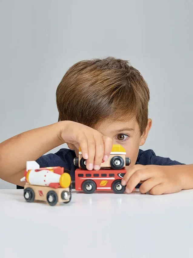 „Adventure Trains“-Spielzeugset für Kleinkinder