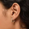 Ana Luisa Brynley Mini-Gold-Creolen mit Mikropavé