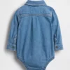 Baby-Bodys aus Denim mit Knopfleiste