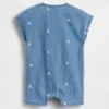 Baby-Denim-Einteiler mit gesticktem Brannan-Bären