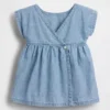Baby-Denim-Kleid mit aufgestickten Taschen