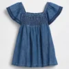 Baby-Denim-Kleid mit Smokarbeit