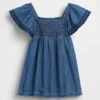 Baby-Denim-Kleid mit Smokarbeit