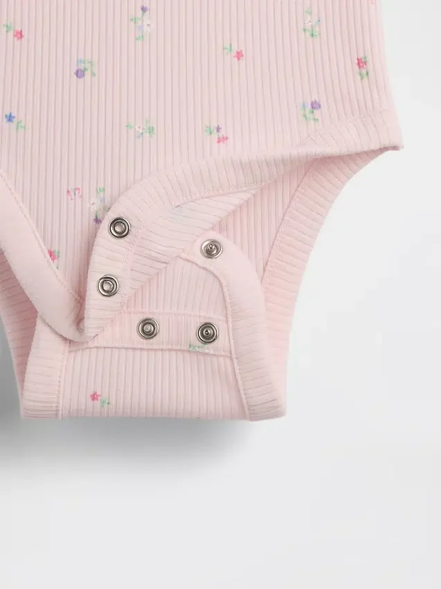 Baby „Grow-With-Me“-Set mit Shorts aus feinem Rippstrick