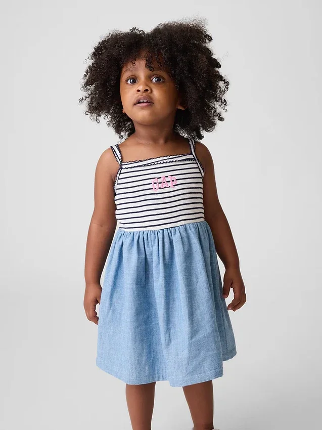 Baby & Kleinkind-Kleid im Schürzenstil aus verschiedenen Materialien