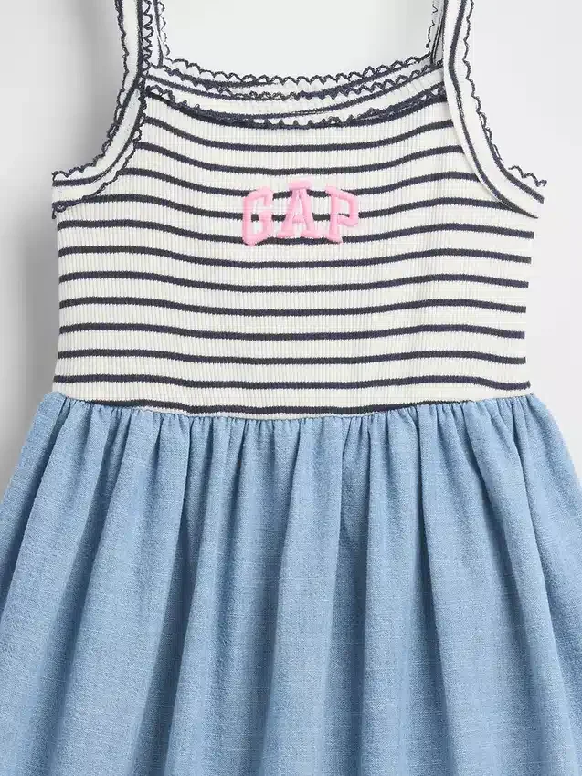 Baby & Kleinkind-Kleid im Schürzenstil aus verschiedenen Materialien