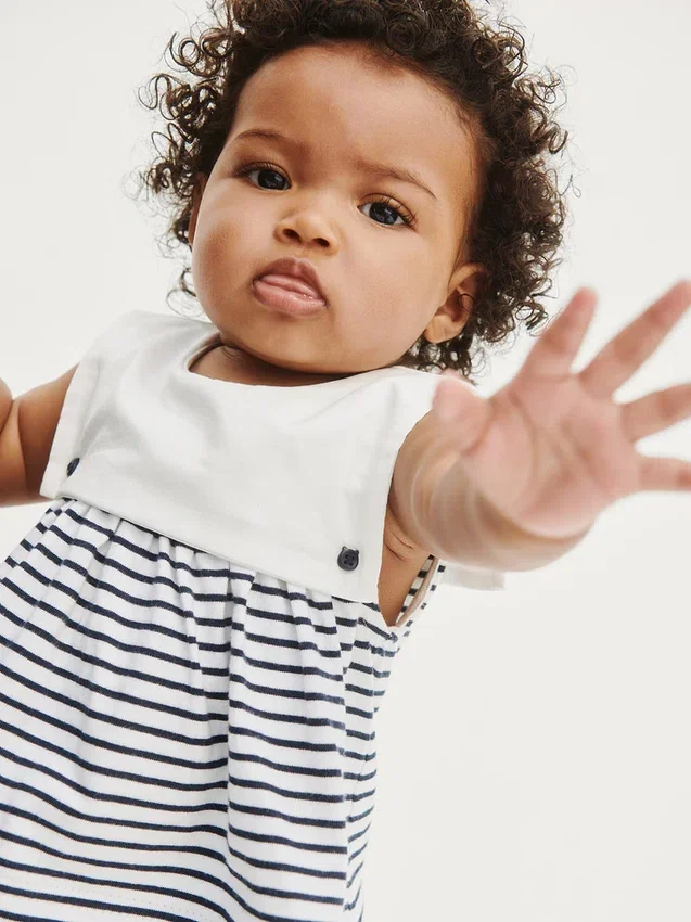 Baby-Outfit-Set aus Bio-Baumwolle im Matrosen-Stil