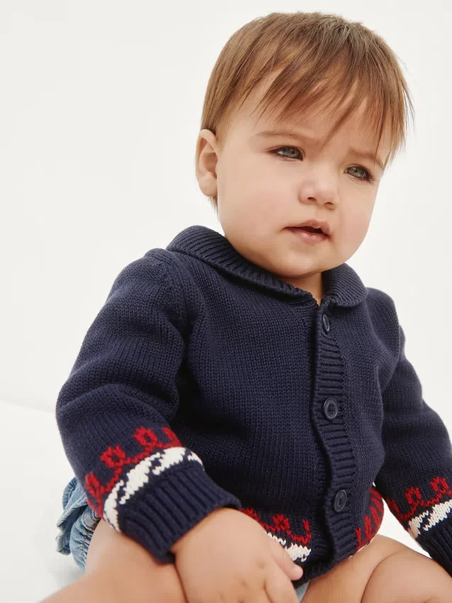 Baby-Pullover im Marinestil