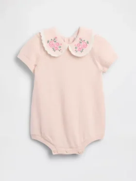 Baby-Pullover mit besticktem Kragen