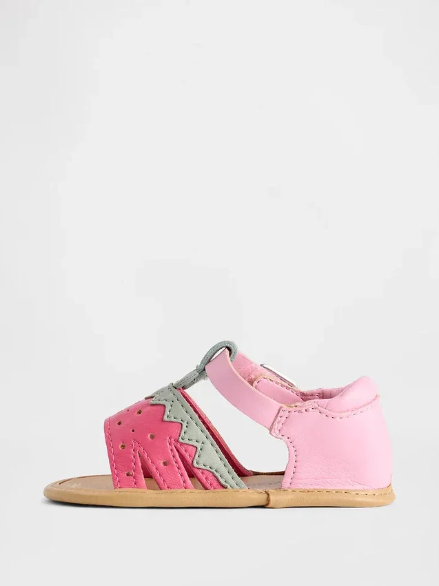 Baby-Sandalen mit Erdbeer-Motiv