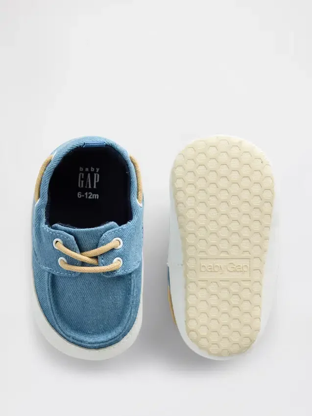 Baby-Schuhe aus Denim