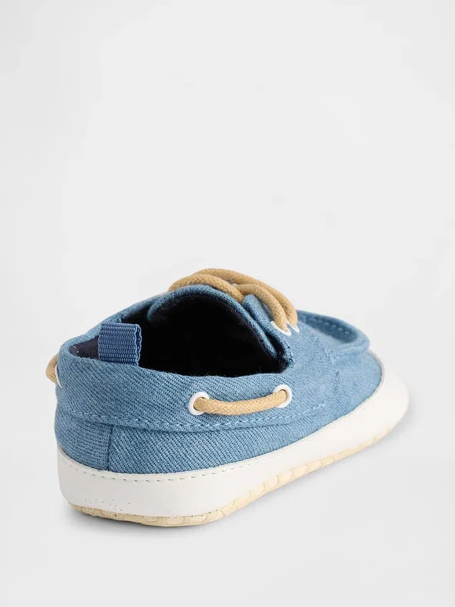 Baby-Schuhe aus Denim