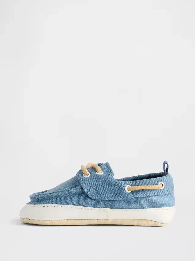 Baby-Schuhe aus Denim