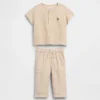 Baby-Set aus Baumwollgaze mit Henley-Shirt