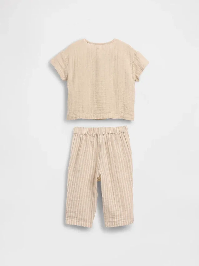 Baby-Set aus Baumwollgaze mit Henley-Shirt