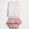 Baby-Set aus Brannan-Bär-Oberteil und kariertem Skort