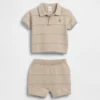 Baby-Set aus gestreiftem Pullover-Poloshirt und Shorts