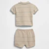 Baby-Set aus gestreiftem Pullover-Poloshirt und Shorts