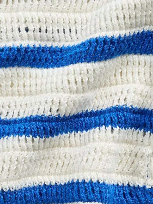 Baby-Set aus gestrickten Streifen