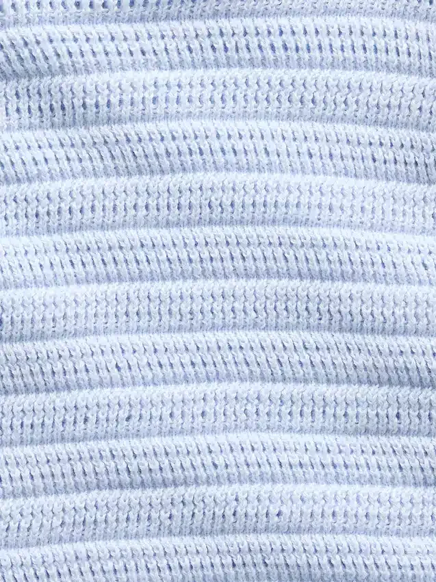 Baby-Set aus gestrickten Streifen