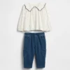Baby-Set aus Oberteil mit Kragen und Hose zum Hineinschlüpfen