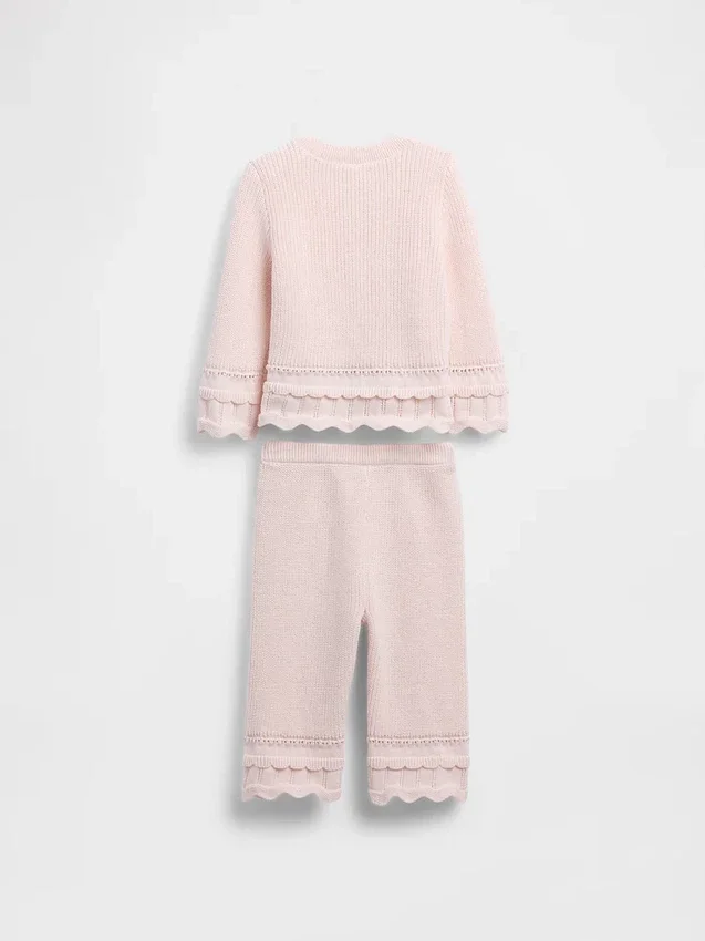 Baby-Set aus Pullover mit Wellenrand