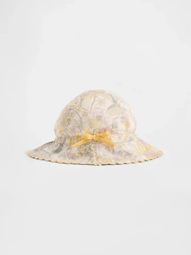 Baby-Sonnenhut mit Blumenmuster
