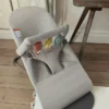 BabyBjörn 3D-Jersey- und Plüschtier-Hüpfsitz „Bliss“-Set