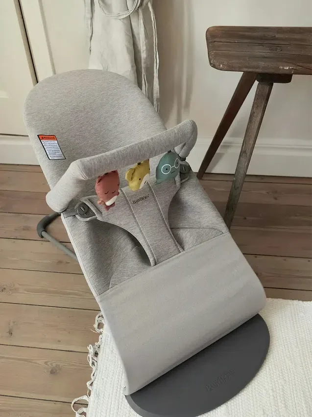 BabyBjörn 3D-Jersey- und Plüschtier-Hüpfsitz „Bliss“-Set