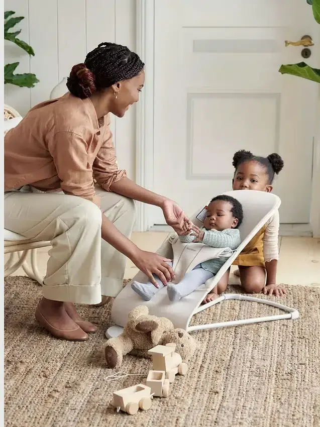 BabyBjörn 3D-Jersey- und Plüschtier-Hüpfsitz „Bliss“-Set