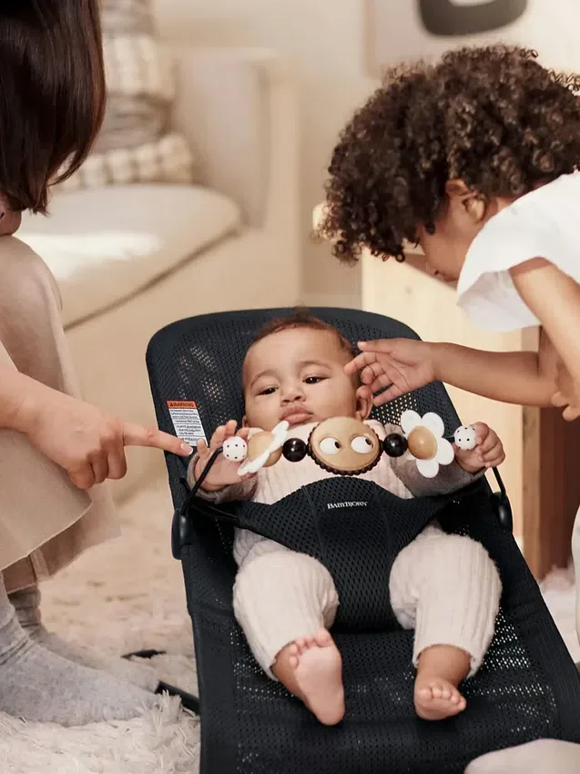 BabyBjörn Babywippe mit Spielzeug „Googly Eyes“