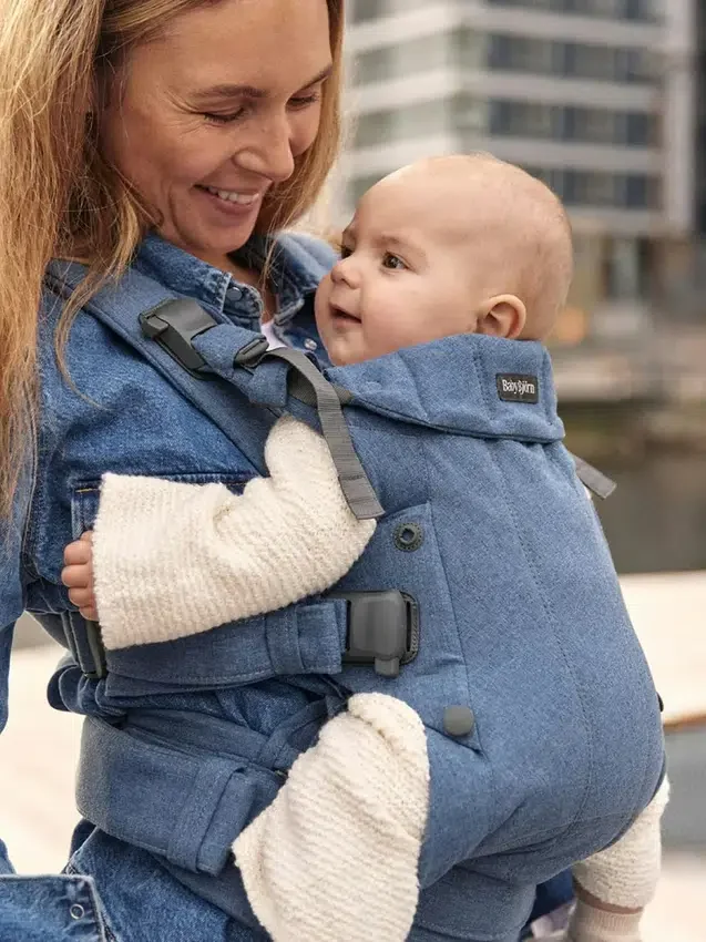BabyBjörn Gewebte Melange-Tragetasche „Harmony“