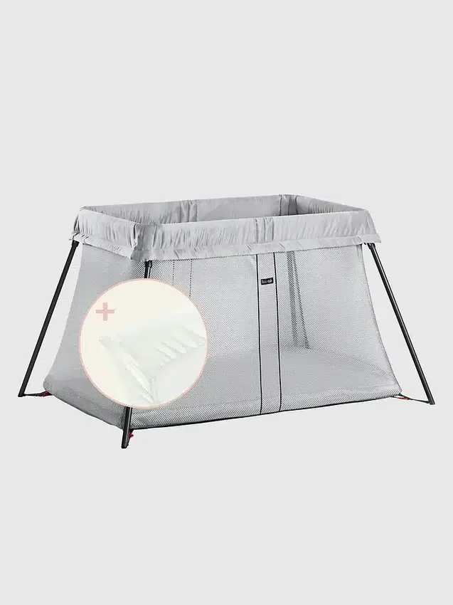 BabyBjörn Reisebett Light und Spannbetttuch im Set